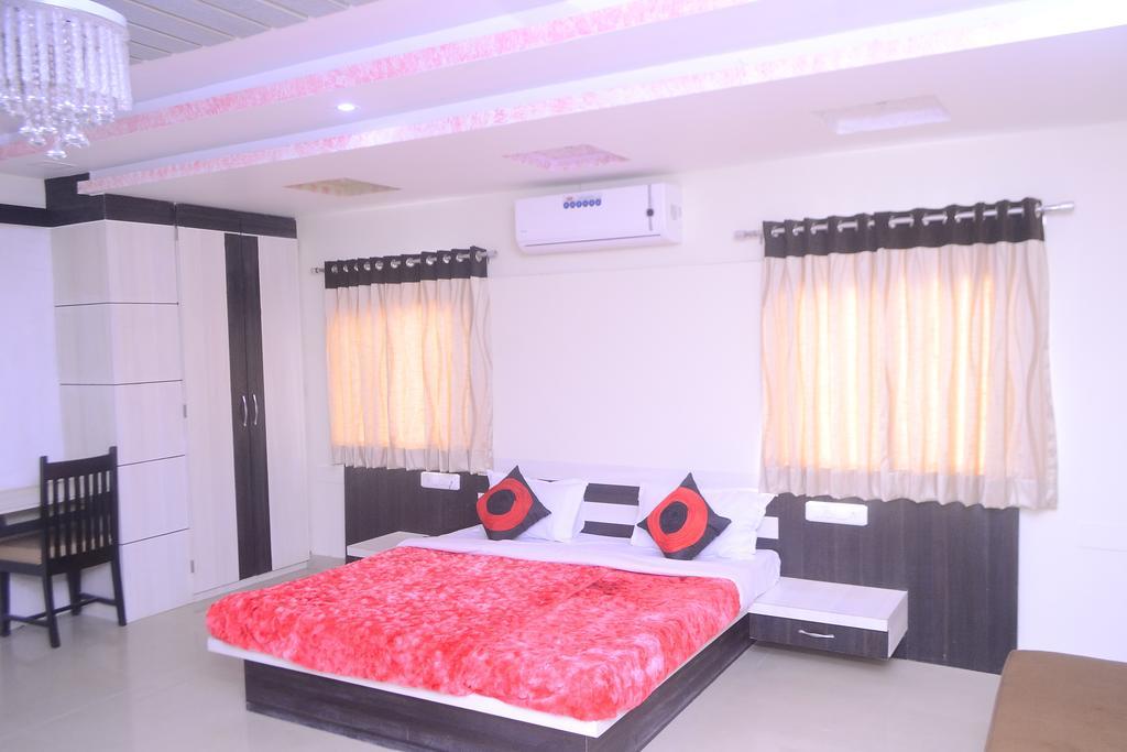 Hotel Samridhi Udaipur Room photo